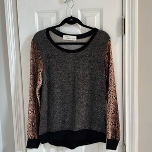 Vintage Havana Black & White Top w/ Multicolor Snake Print Sleeves